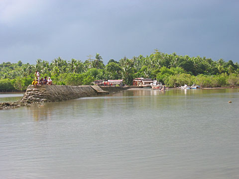 The pier at Bonbonon