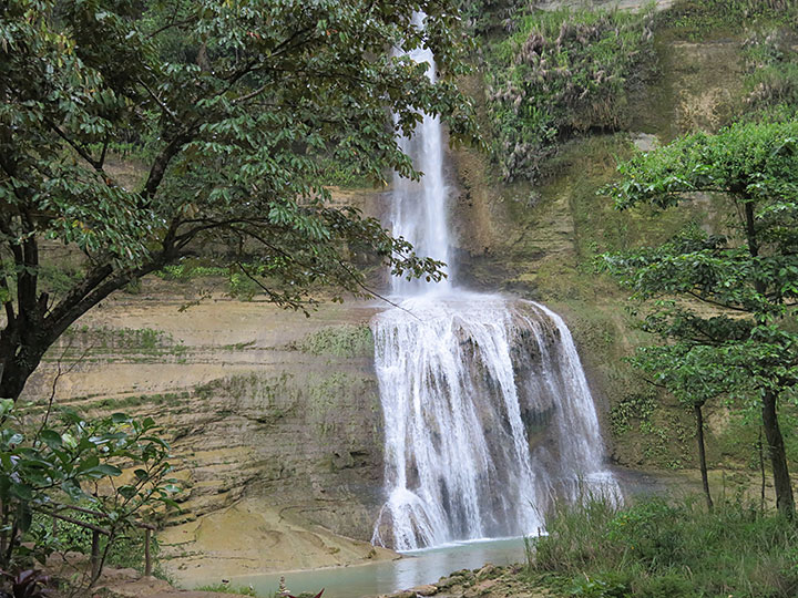 Can-umantad Falls