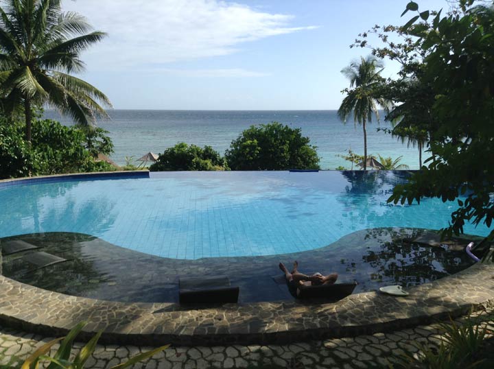 Infinity pool at amun ini Resort