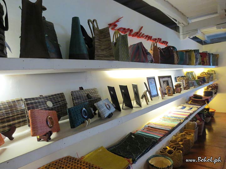 Handuman (Souvenirs) shop