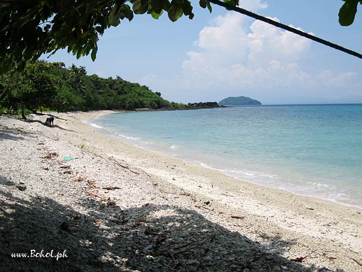 Aquining Beach