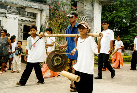 Playing the Gong