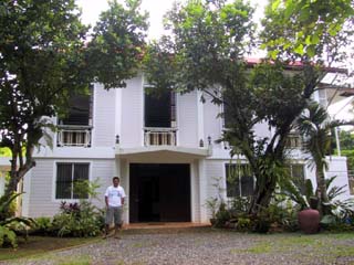 The Cloribal Residence, seen from the front